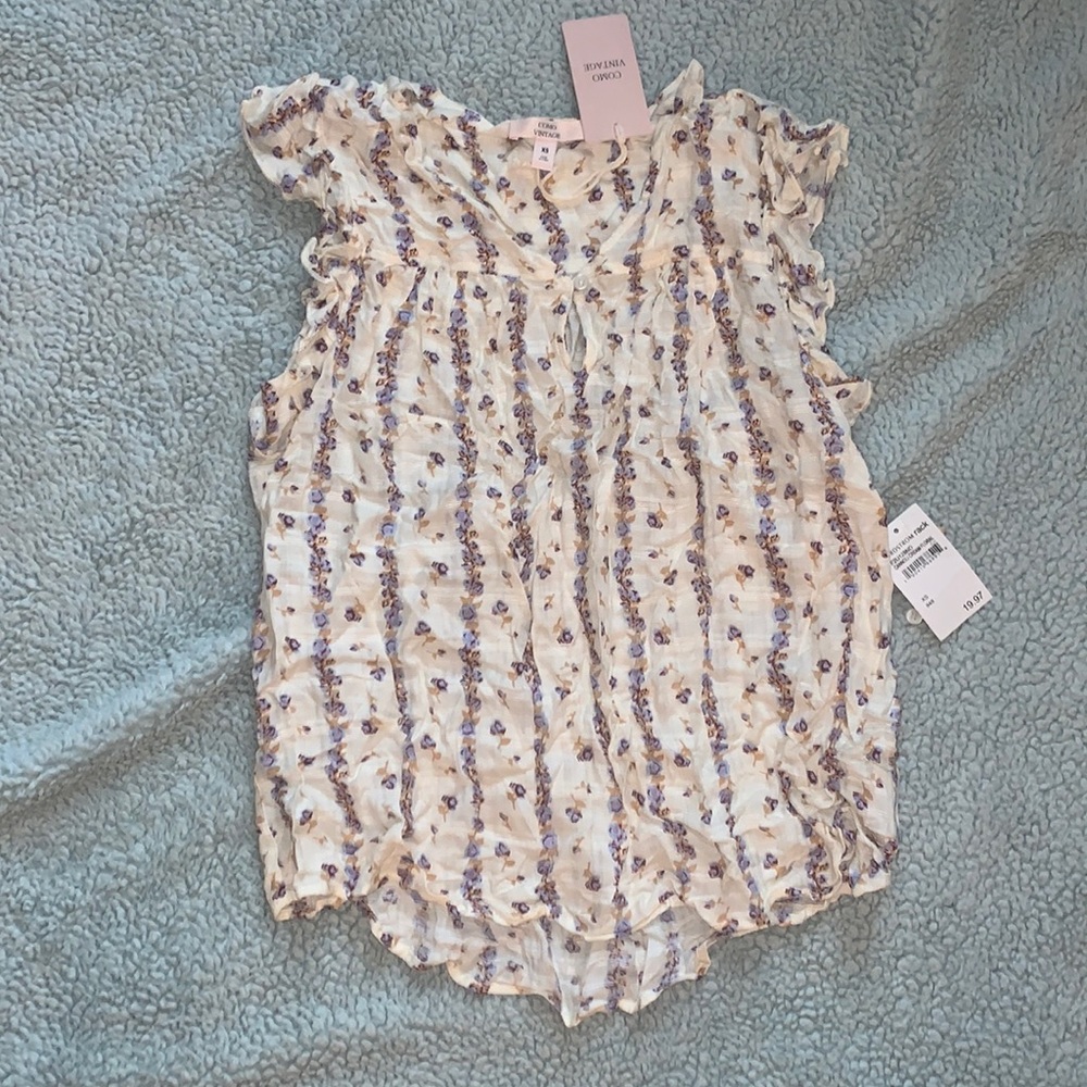Crown Vintage keyhole ruffle cap sleeve top xs